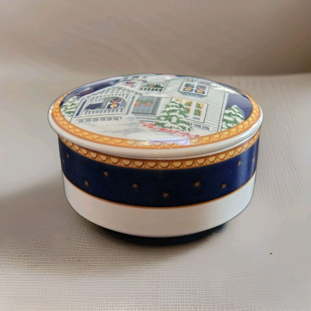 Mikasa Victorian Holiday Round Porcelain 5" Trinket Box